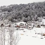 With Pool & Sauna Apartment Laax