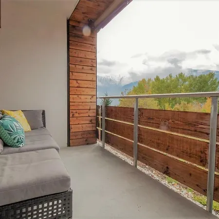 With Pool & Sauna * 락스