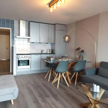 아파트 With Pool & Sauna