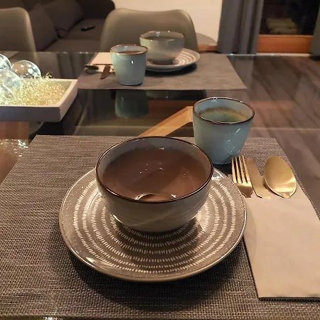 With Pool & Sauna 아파트 락스