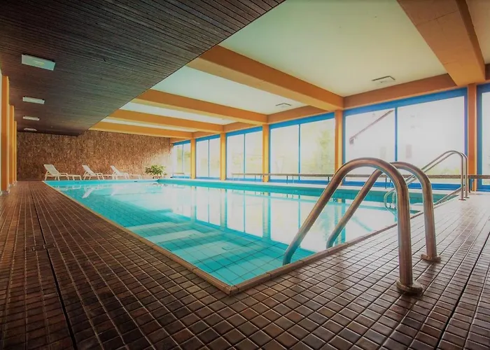 With Pool & Sauna דירה *