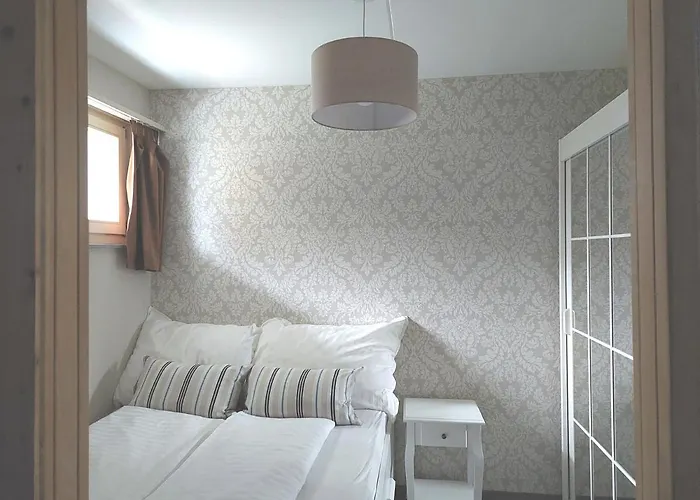 With Pool & Sauna דירה